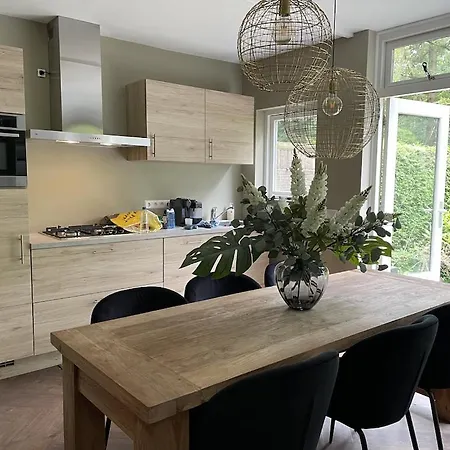 بيت للعطل Comfortabel Tot Rust Komen In Het Veluwse Bos