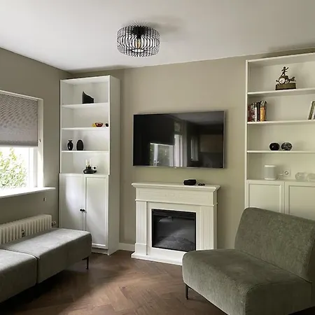 Holiday home Comfortabel Tot Rust Komen In Het Veluwse Bos