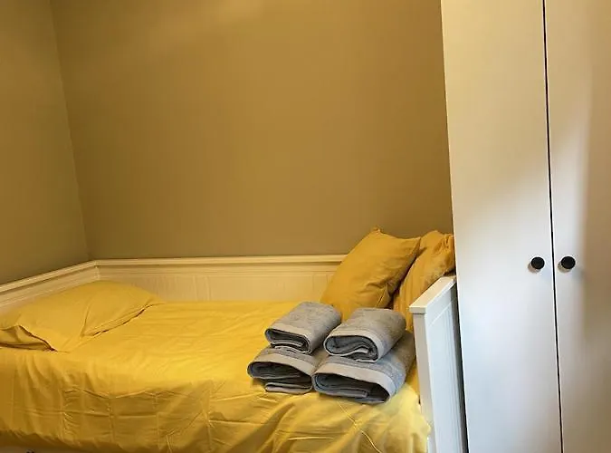 Comfortabel Tot Rust Komen In Het Veluwse Bos Semesterbostad