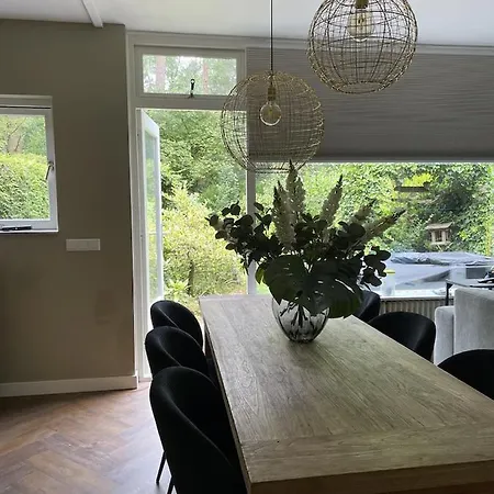 別荘 Comfortabel Tot Rust Komen In Het Veluwse Bos